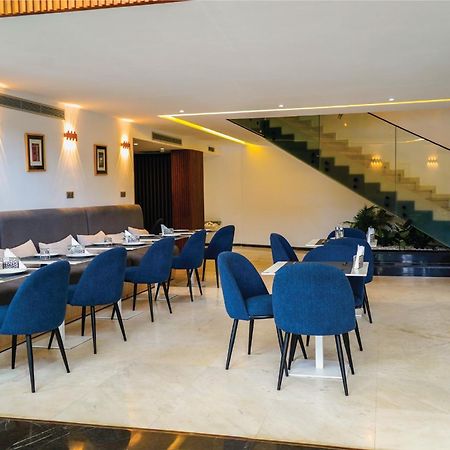 Az Hotel Des Arts Рабат Екстериор снимка