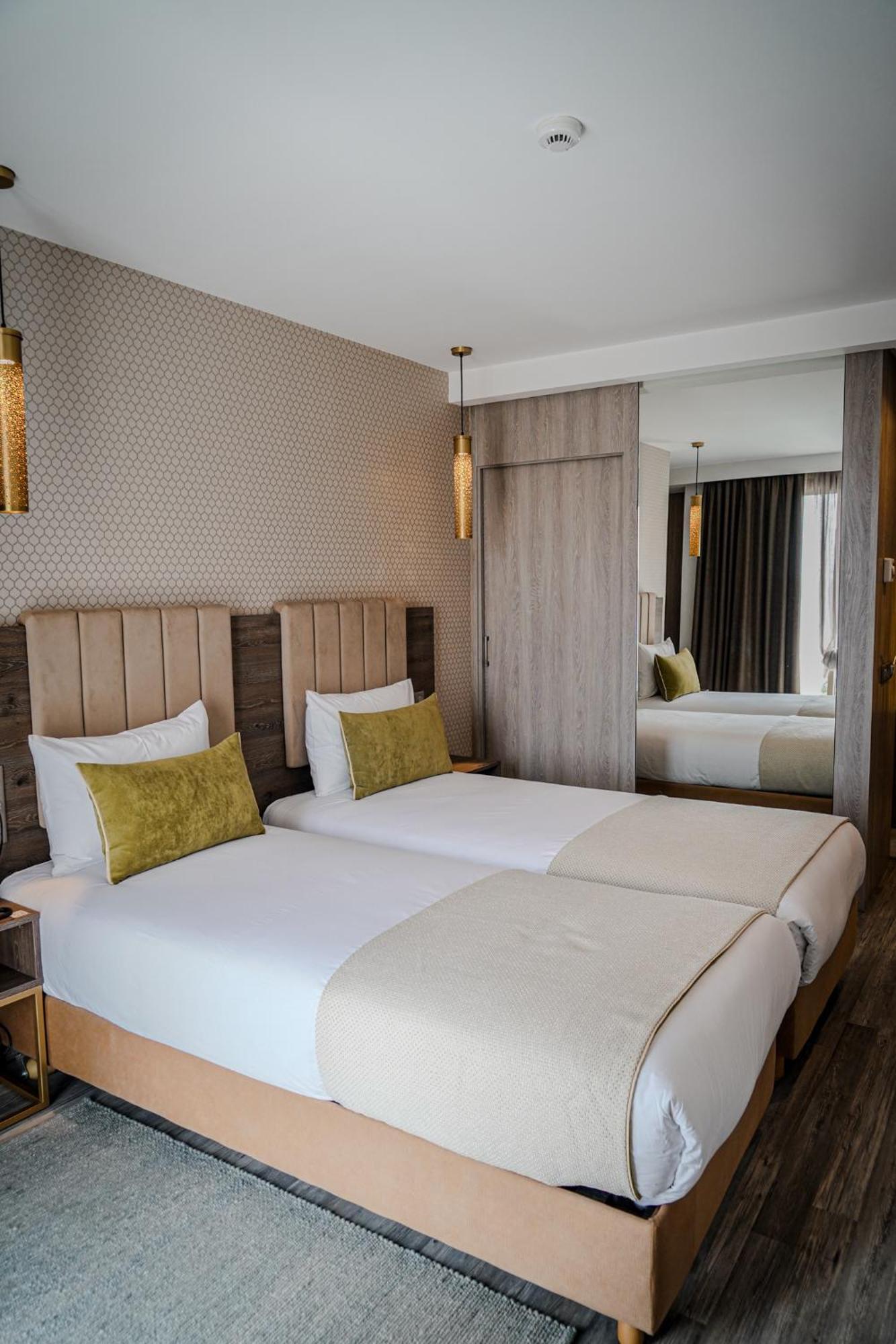 Az Hotel Des Arts Рабат Екстериор снимка