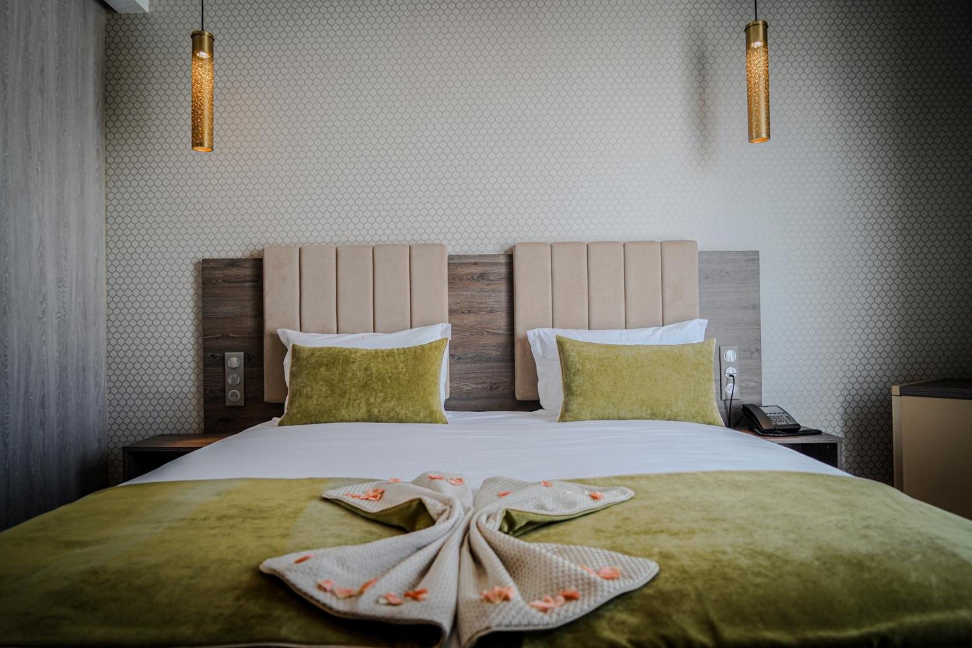 Az Hotel Des Arts Рабат Екстериор снимка