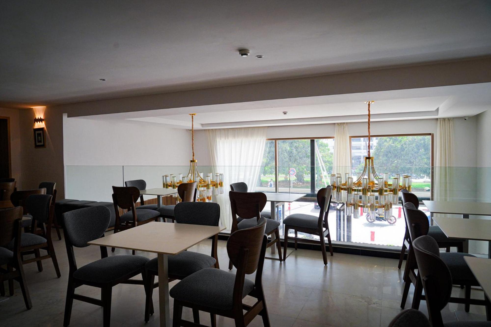 Az Hotel Des Arts Рабат Екстериор снимка