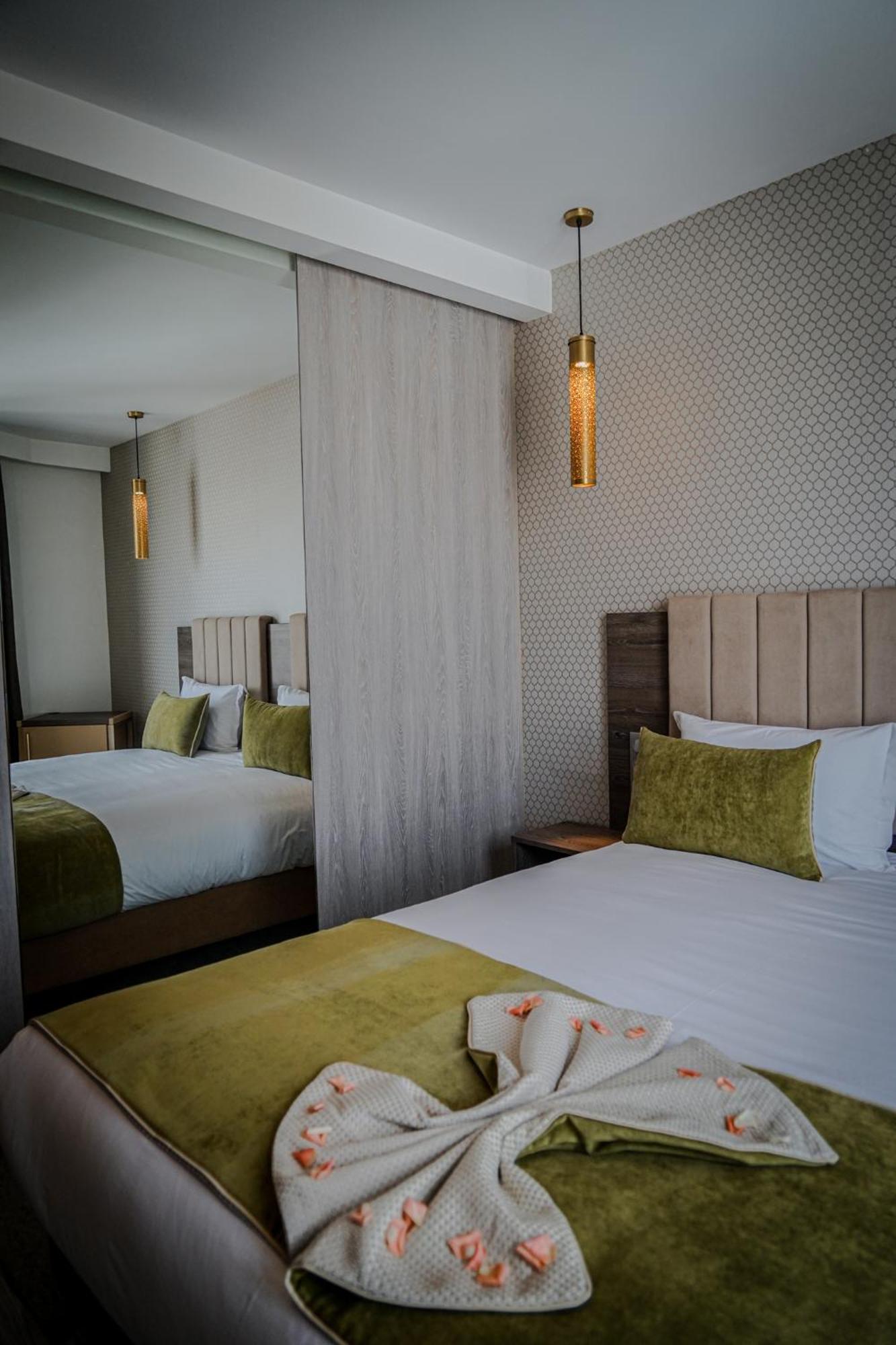 Az Hotel Des Arts Рабат Екстериор снимка