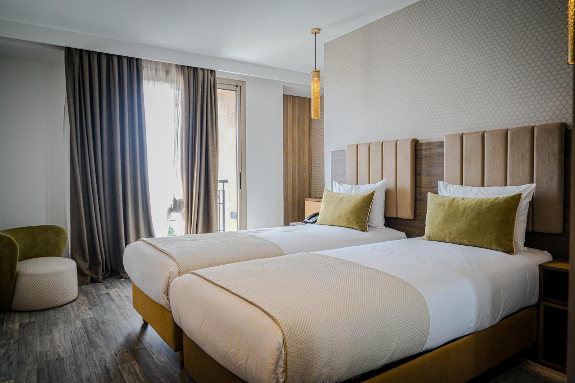 Az Hotel Des Arts Рабат Екстериор снимка